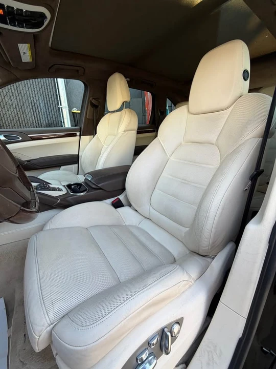 2012 Porsche 958 Cayenne Turbo - Image 10 of 16