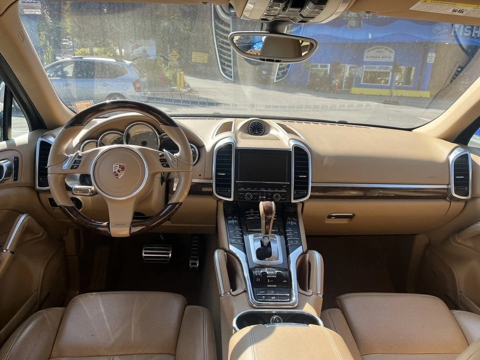 2012 Porsche 958 Cayenne - Image 11 of 18