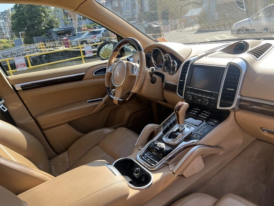 2012 Porsche 958 Cayenne - Image 12 of 18