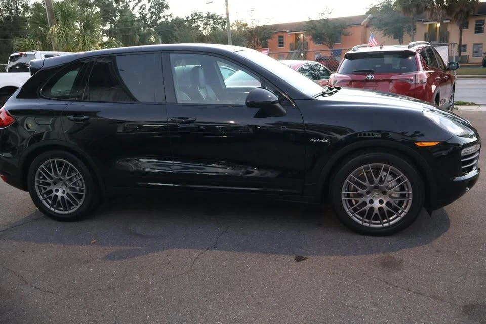 2012 Porsche 958 Cayenne S - Image 4 of 18
