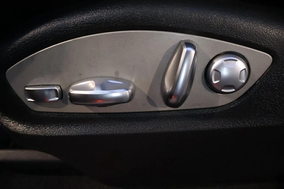2012 Porsche 958 Cayenne S - Image 12 of 18