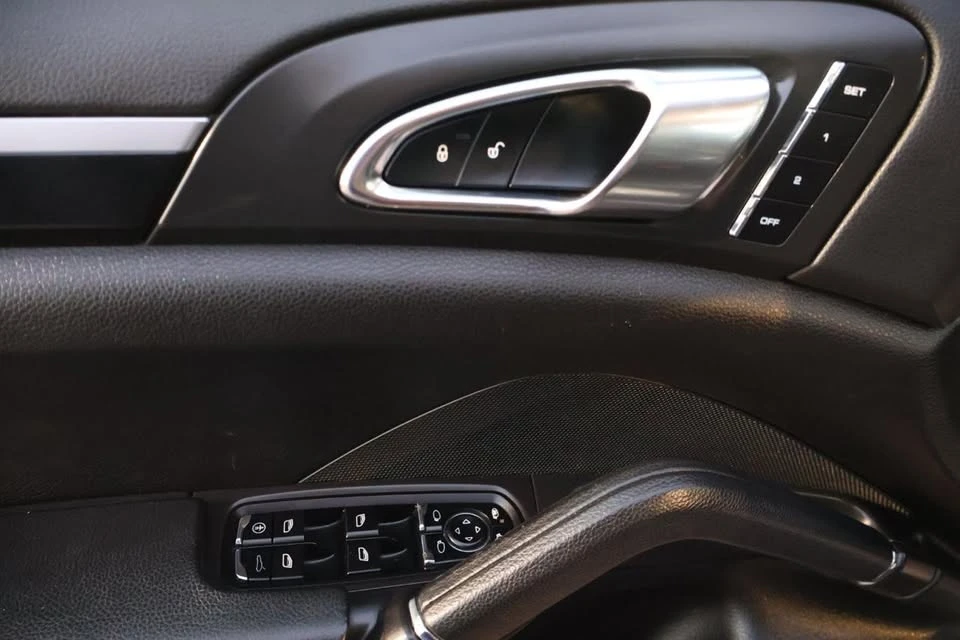 2012 Porsche 958 Cayenne S - Image 10 of 18
