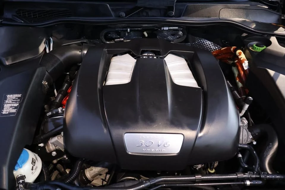 2012 Porsche 958 Cayenne S - Image 17 of 18