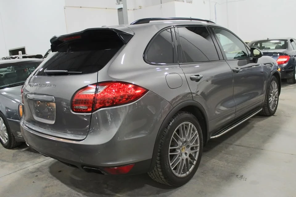2012 Porsche 958 Cayenne S - Image 3 of 9