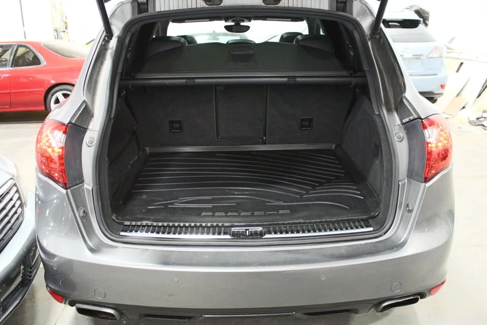 2012 Porsche 958 Cayenne S - Image 6 of 9