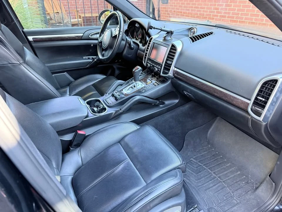 2012 Porsche 958 Cayenne S - Image 8 of 18