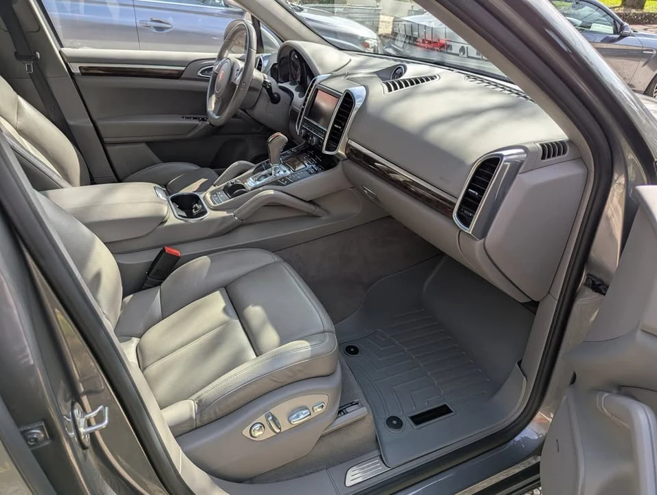 2012 Porsche 958 Cayenne S - Image 15 of 18