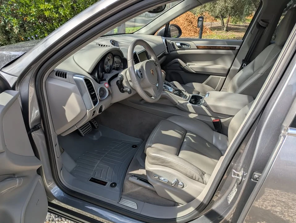 2012 Porsche 958 Cayenne S - Image 8 of 18