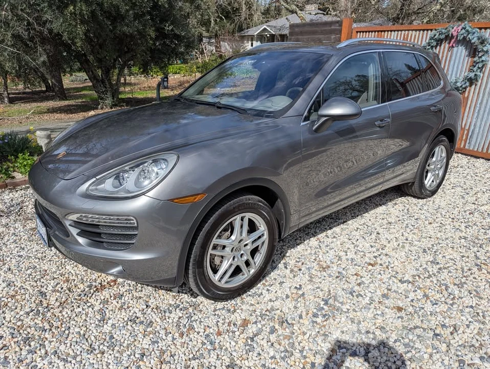2012 Porsche 958 Cayenne S - Image 3 of 18