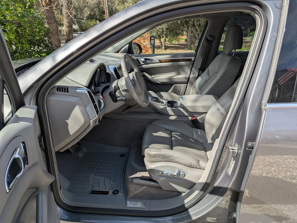 2012 Porsche 958 Cayenne S - Image 12 of 18