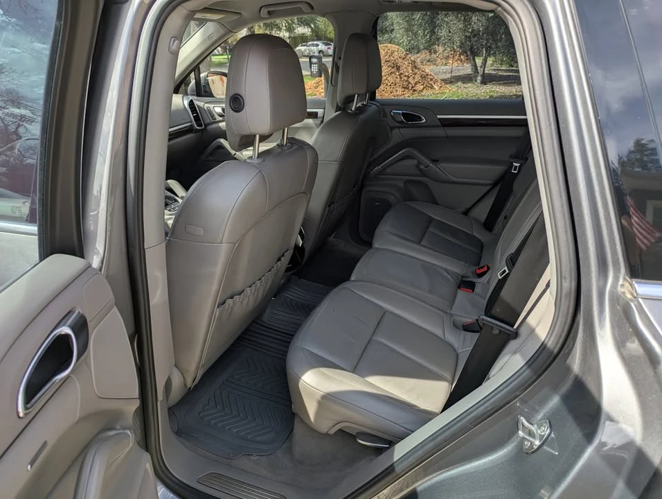 2012 Porsche 958 Cayenne S - Image 7 of 18