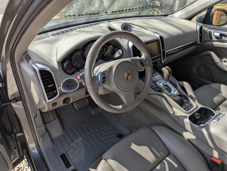 2012 Porsche 958 Cayenne S - Image 11 of 18