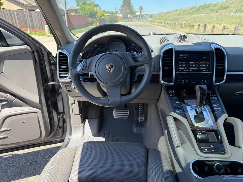 2012 Porsche 958 Cayenne S - Image 17 of 18