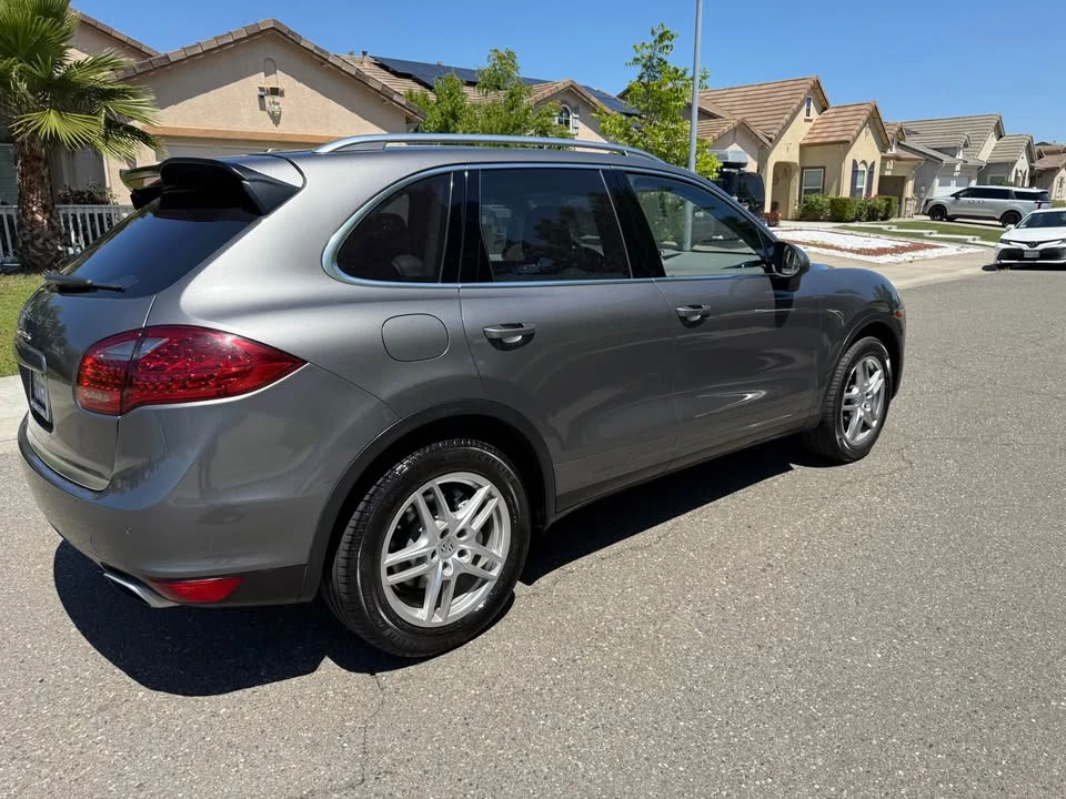 2012 Porsche 958 Cayenne S - Image 5 of 18