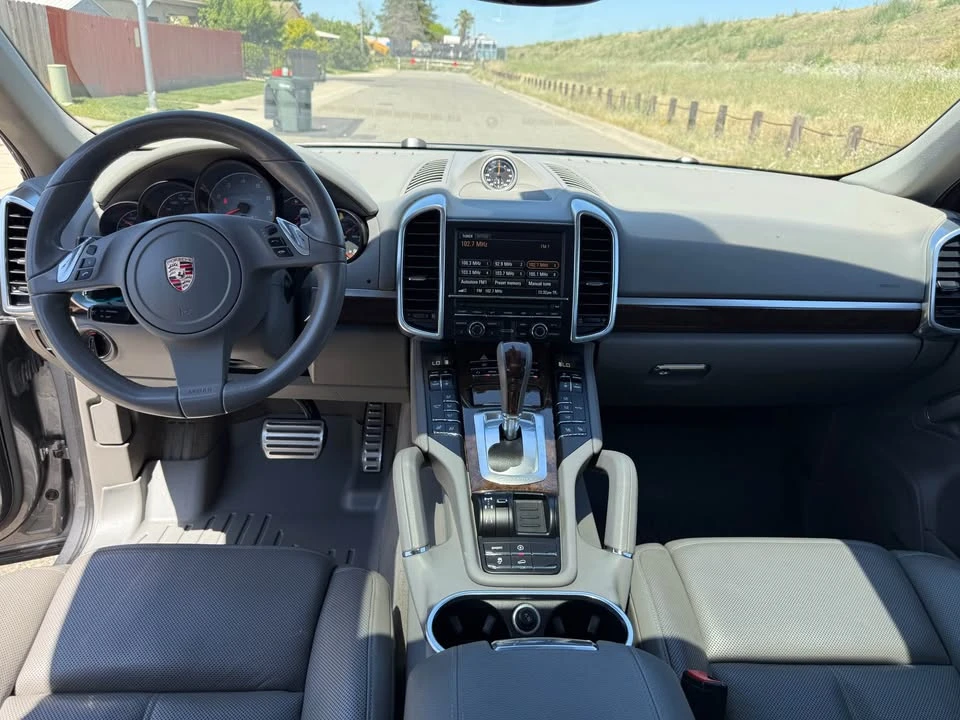 2012 Porsche 958 Cayenne S - Image 15 of 18
