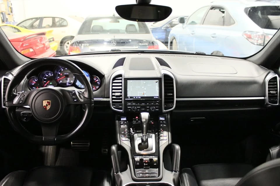 2012 Porsche 958 Cayenne S - Image 7 of 9