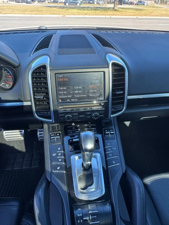 2012 Porsche 958 Cayenne S - Image 10 of 12