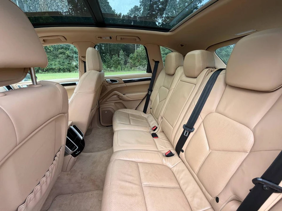 2012 Porsche 958 Cayenne S - Image 11 of 16