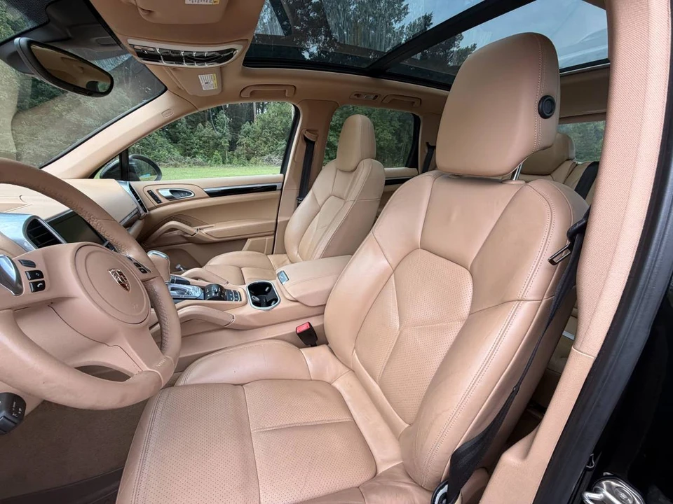 2012 Porsche 958 Cayenne S - Image 10 of 16