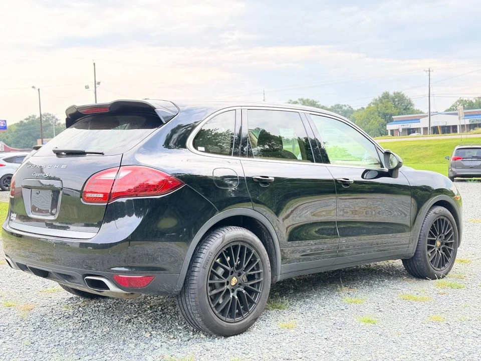 2012 Porsche 958 Cayenne S - Image 5 of 16