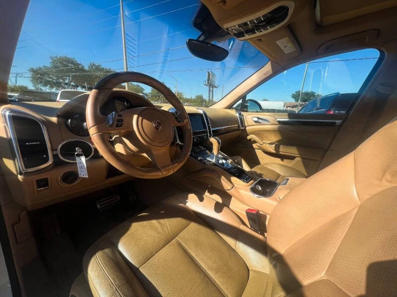 2012 Porsche 958 Cayenne S - Image 9 of 13