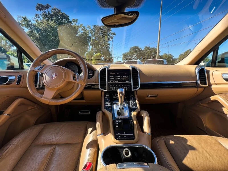 2012 Porsche 958 Cayenne S - Image 8 of 13