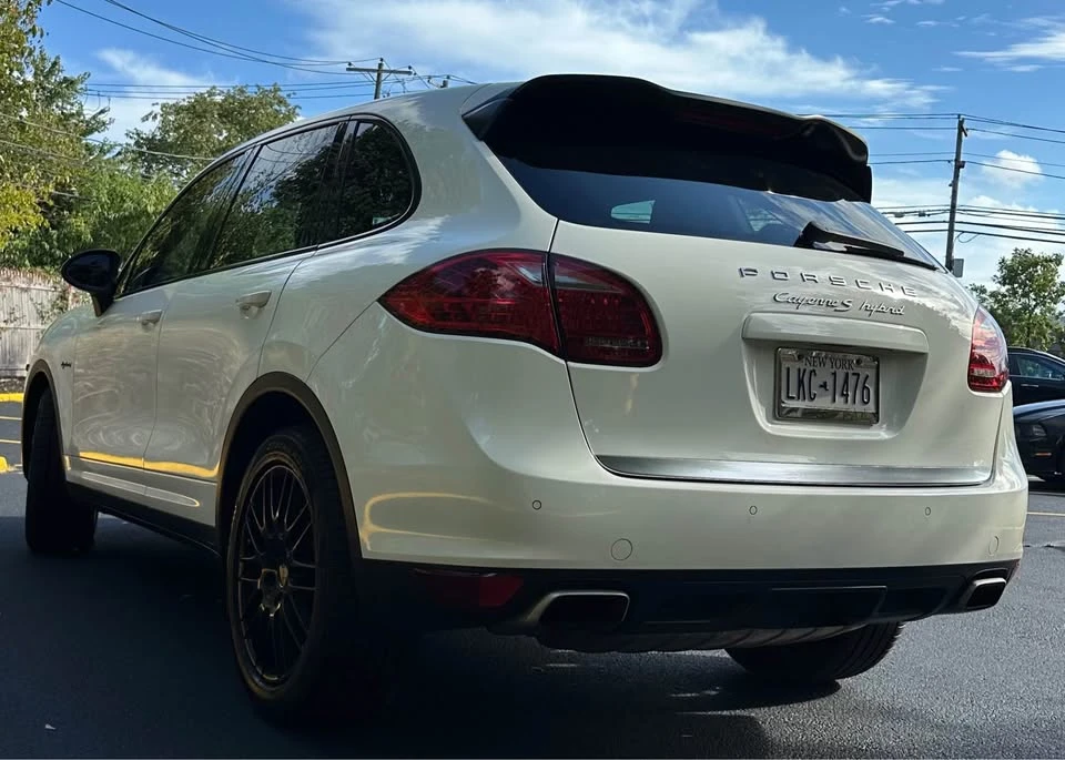 2012 Porsche 958 Cayenne S - Image 2 of 19