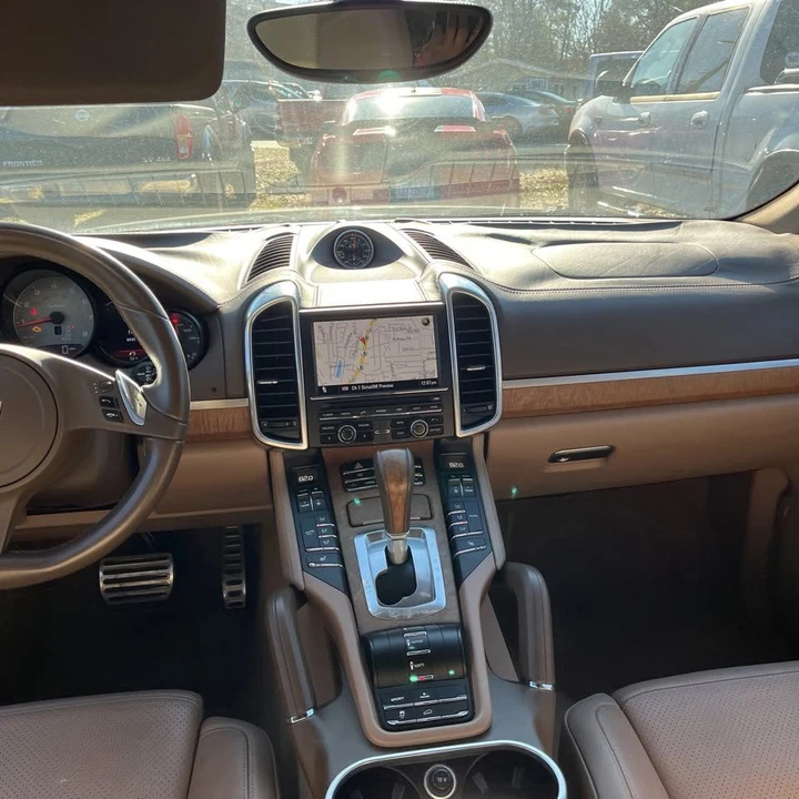 2012 Porsche 958 Cayenne S - Image 6 of 12