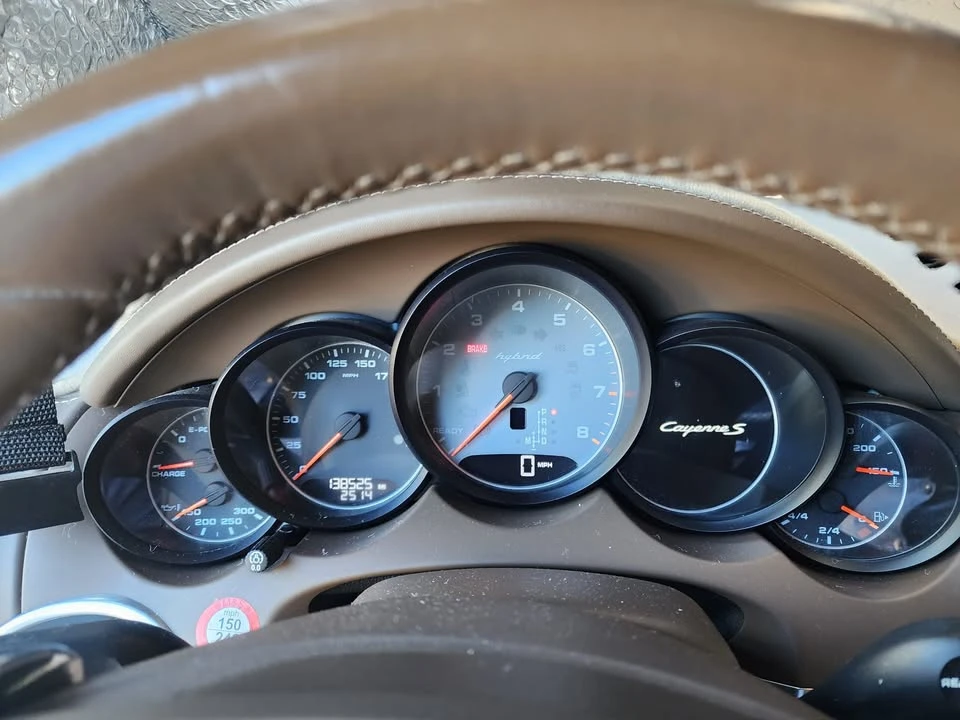 2012 Porsche 958 Cayenne S - Image 8 of 12