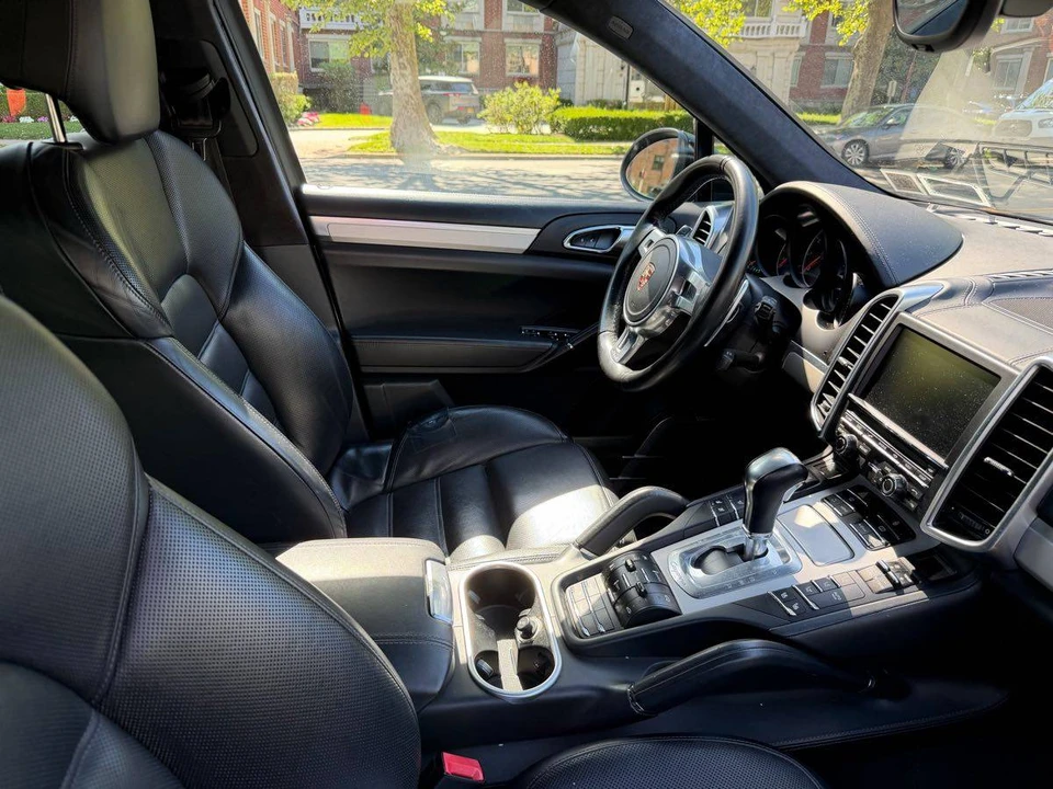 2012 Porsche 958 Cayenne Turbo - Image 9 of 10