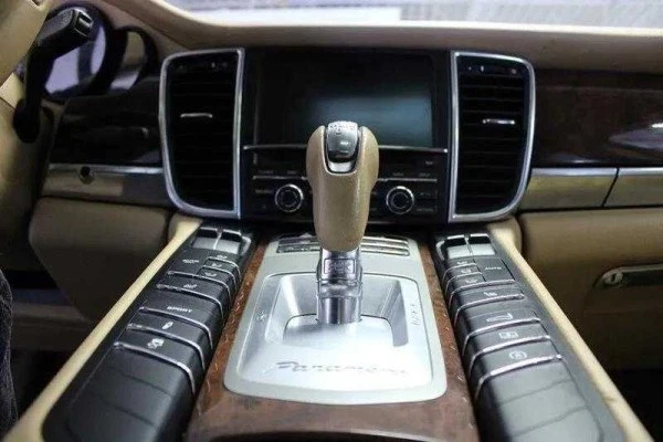 2012 Porsche 970 Panamera - Image 9 of 14