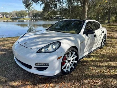 2012 Porsche Panamera 4 Sedan