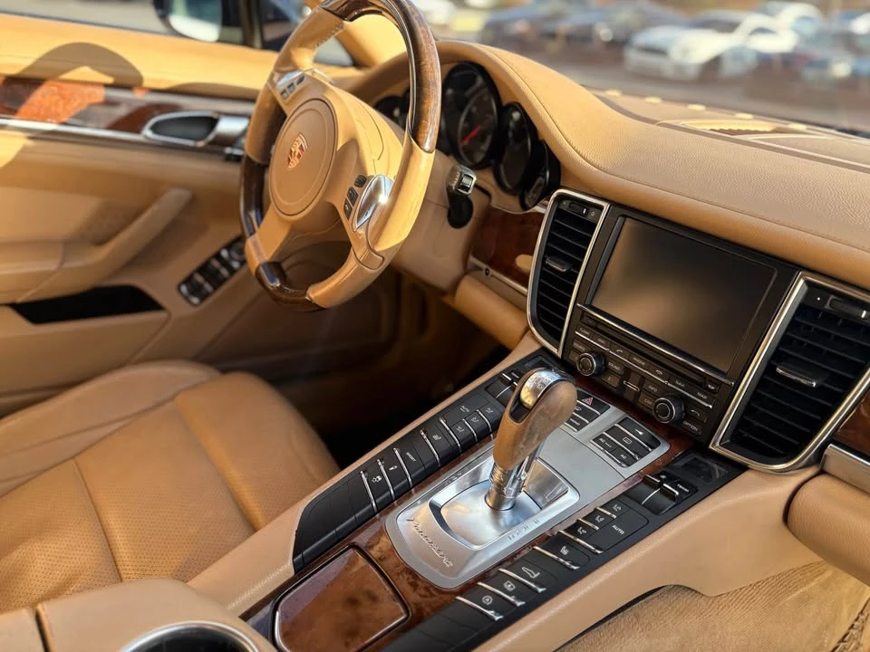 2012 Porsche 970 Panamera 4S - Image 7 of 8