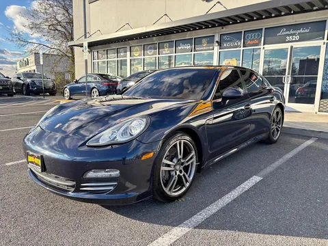 2012 Porsche Panamera 4 Sedan