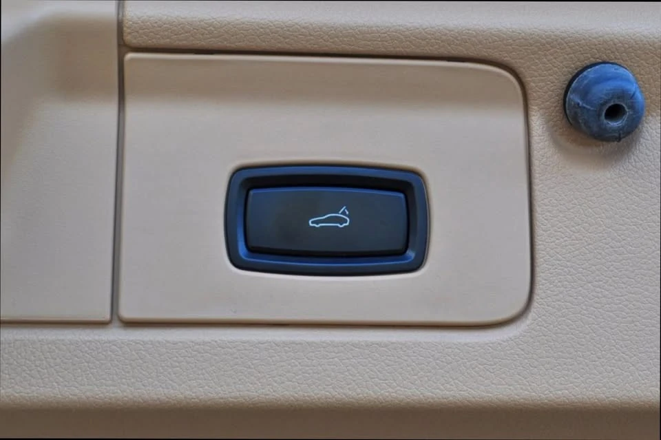 2012 Porsche 970 Panamera - Image 14 of 15