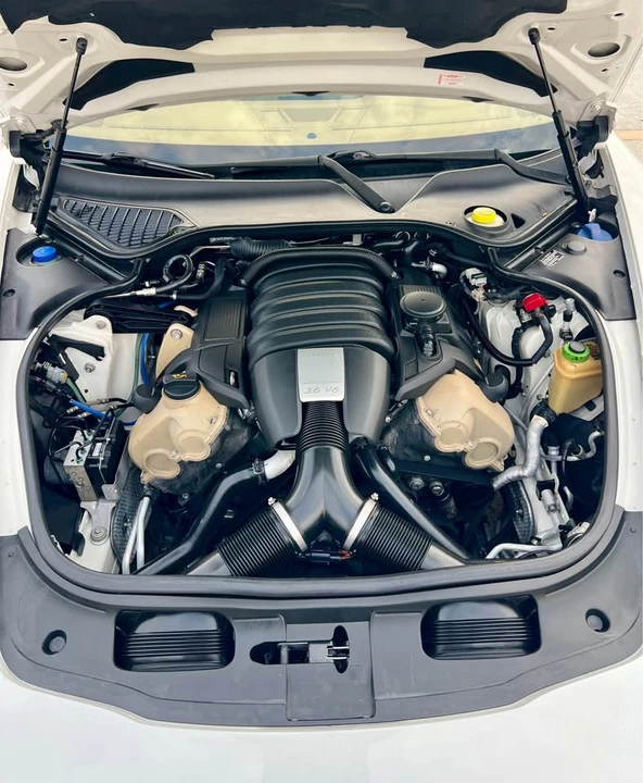 2012 Porsche 970 Panamera - Image 19 of 20