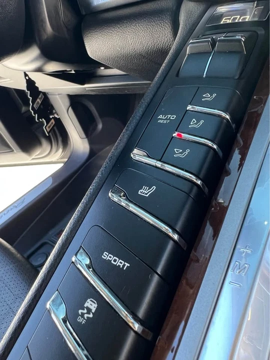 2012 Porsche 970 Panamera 4S - Image 9 of 19