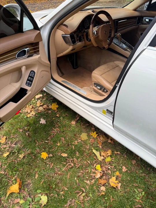 2012 Porsche 970 Panamera 4S - Image 7 of 14
