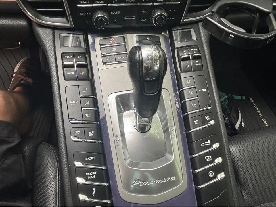 2012 Porsche 970 Panamera 4S - Image 7 of 11