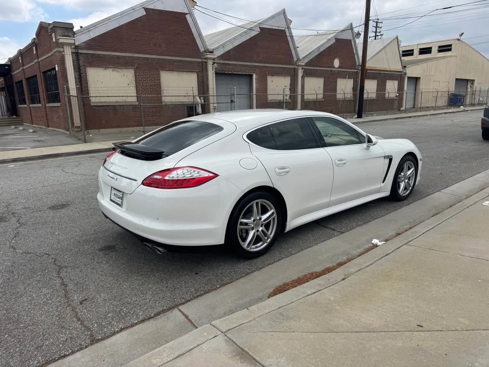 2012 Porsche 970 Panamera 4S - Image 3 of 8