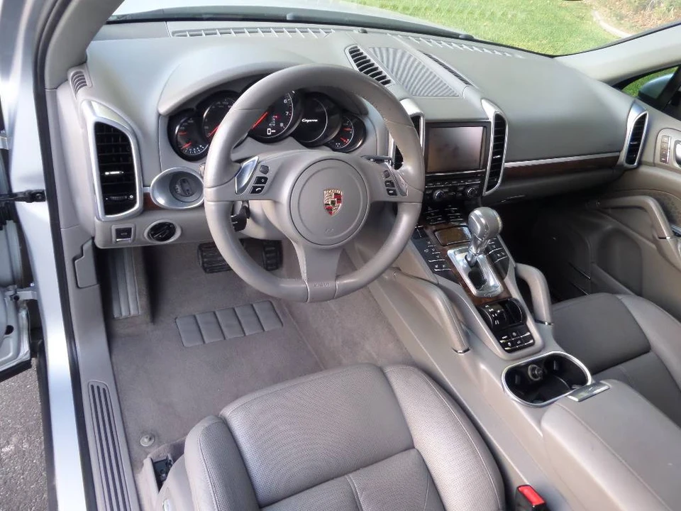2012 Porsche 958 Cayenne - Image 15 of 20