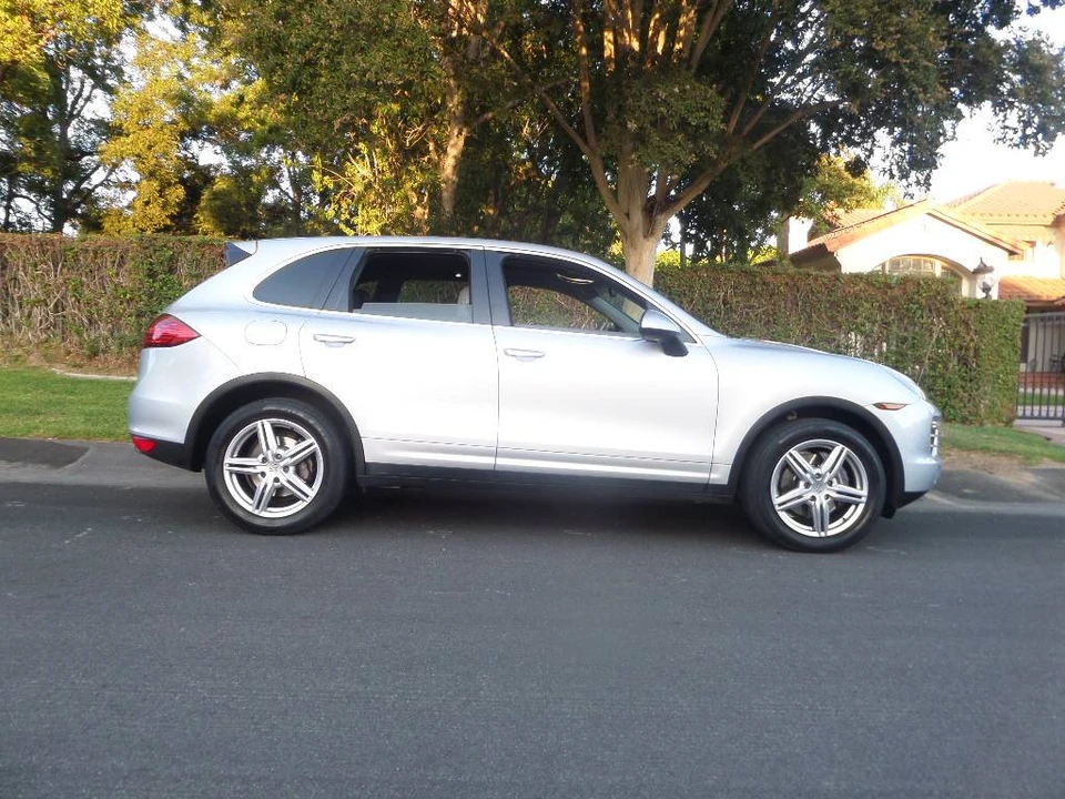 2012 Porsche 958 Cayenne - Image 7 of 20