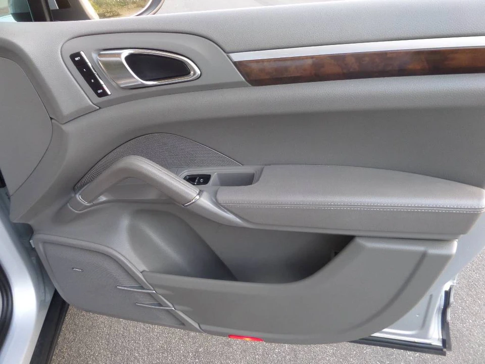2012 Porsche 958 Cayenne - Image 16 of 20