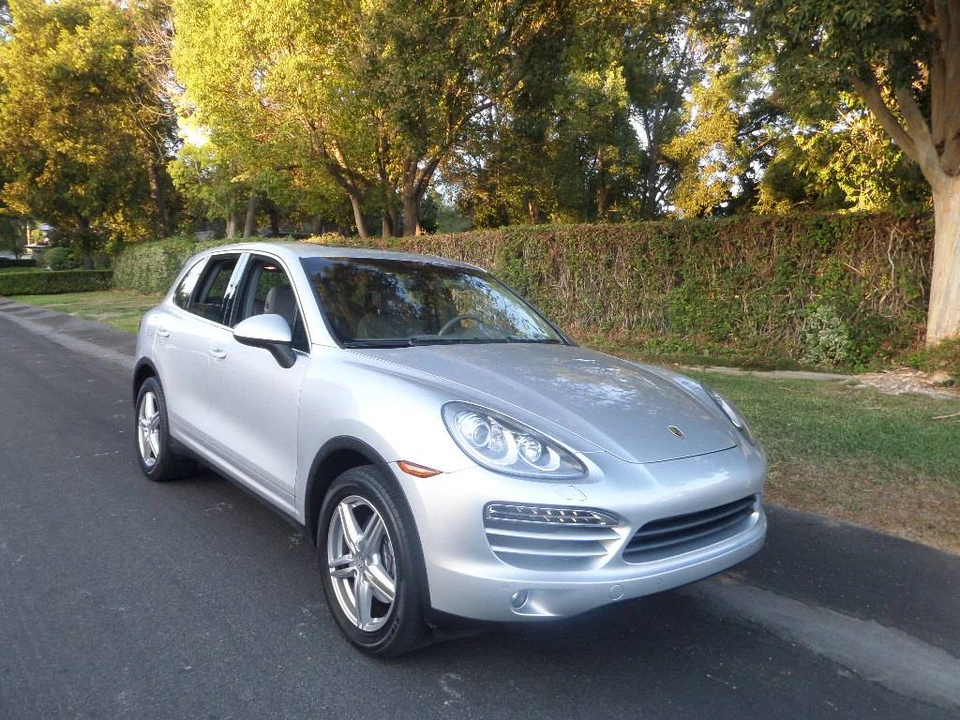 2012 Porsche 958 Cayenne - Image 2 of 20