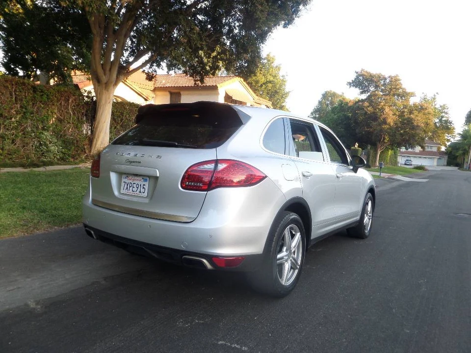 2012 Porsche 958 Cayenne - Image 8 of 20