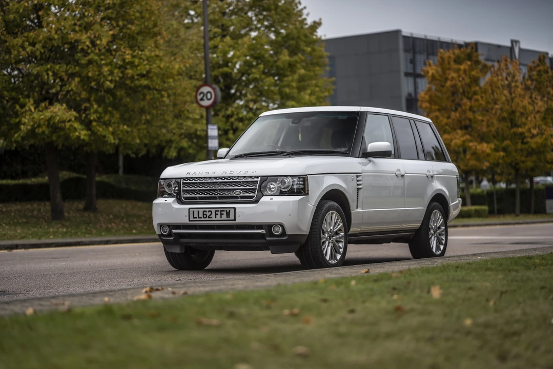 2012 Land Rover Range Rover L322 - Image 8 of 31