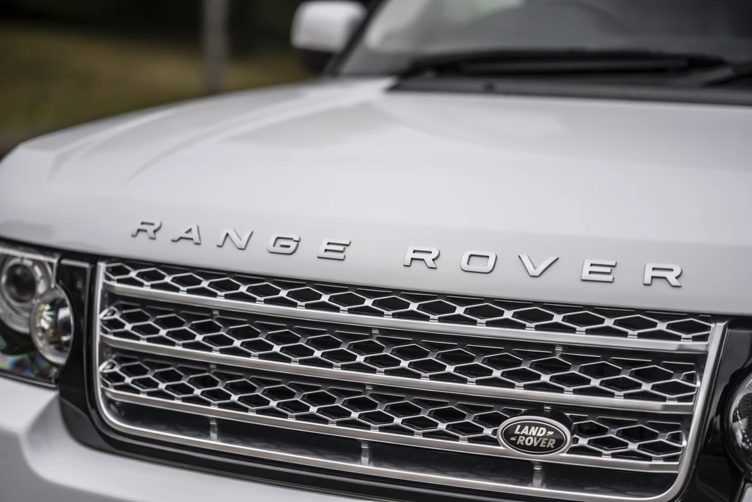 2012 Land Rover Range Rover L322 - Image 11 of 31
