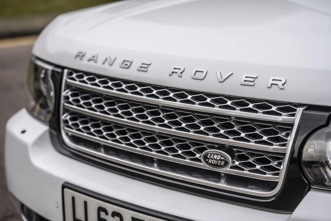 2012 Land Rover Range Rover L322 - Image 13 of 31