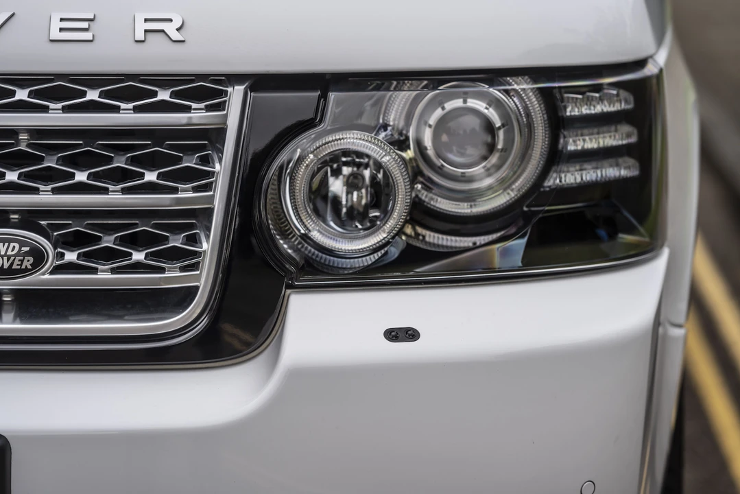 2012 Land Rover Range Rover L322 - Image 14 of 31