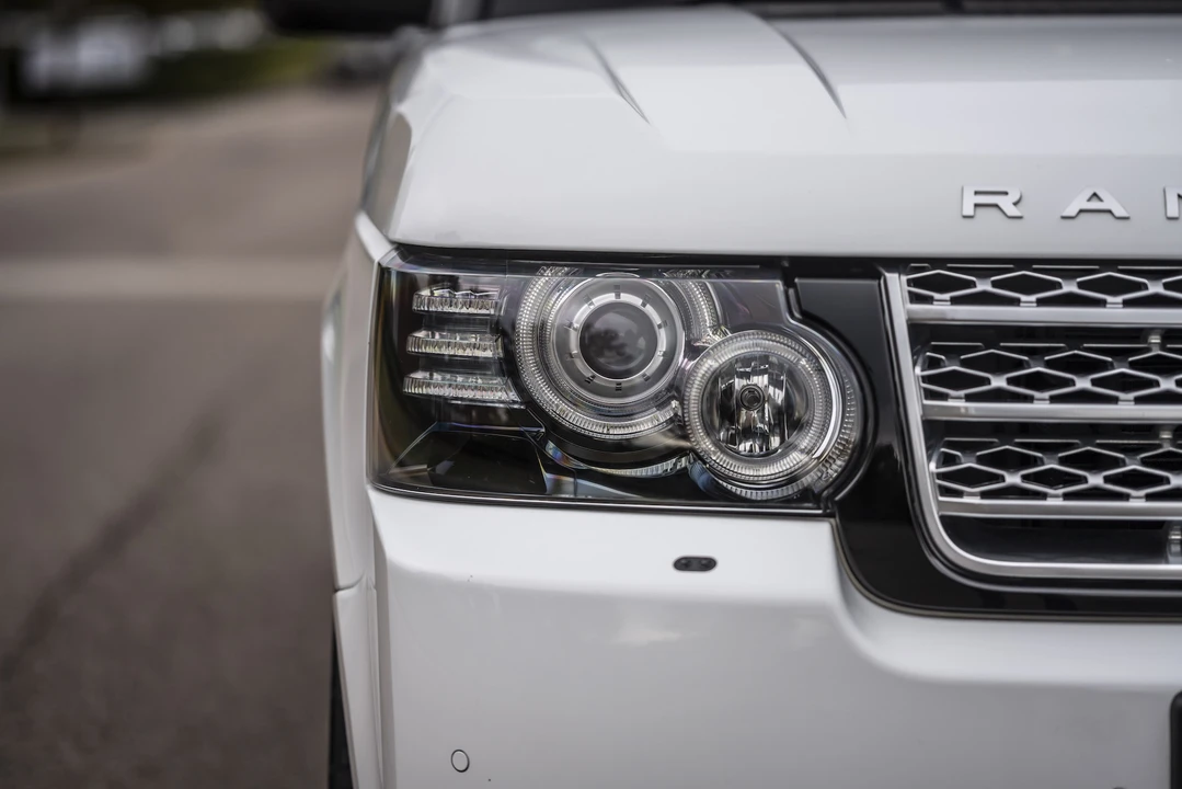2012 Land Rover Range Rover L322 - Image 18 of 31